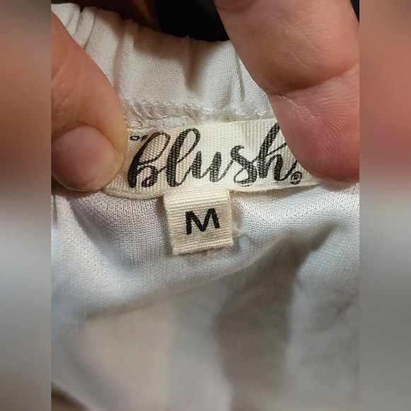 Blush floral flowy white and pink off the shoulder maternity dress Size Medium - Picture 4 of 8